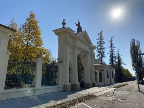 č.5 - Rekonstrukce hřbitovní brány a zvonice Prostějov