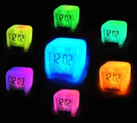 ISO 149 Svítící LED budík Chameleon 7 barev