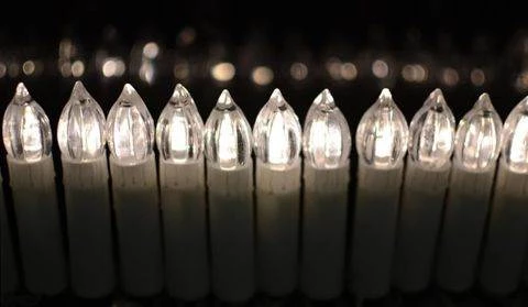 ISO Vánoční osvětlení 30 LED svíček na baterie + dálkové ovládání