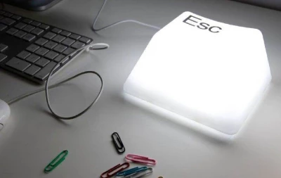 Designová lapička klávesa ESCAPE