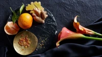 Grace Cole Čistiace tekuté mydlo na ruky - Ginger Lily & Mandarin, 300ml