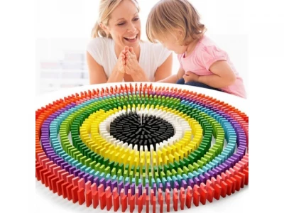 Azar 039 Dřevěné domino barevné 200 ks