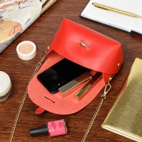 Vera Pelle P45 Dámská kožená crossbody kabelka červená