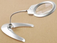 Verk 09010 Stolná lupa s podstavcom 2 x LED