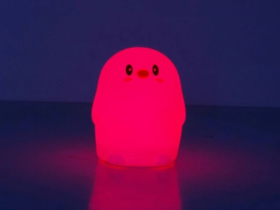 Verk 24068 Noční RGB lampička dotyková tučňák 3 x AAA