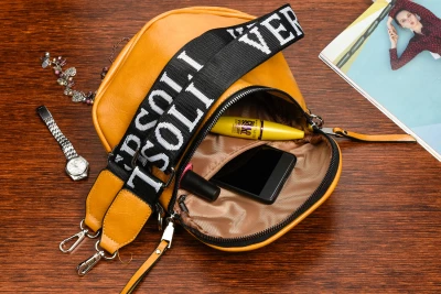 Versoli C23 Dámska crossbody kabelka žltá