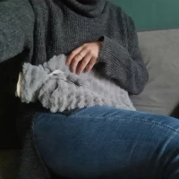 GGV Láhev zahřívací termofor s fleecovým obalem 2 l světle růžová