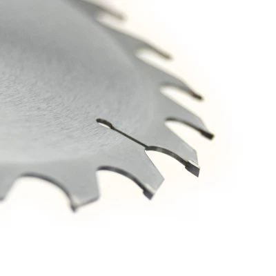 Vergionic 2012 Pilový kotouč na dřevo s redukcí 230 x 22,2 mm, vidiový, 24 zubů