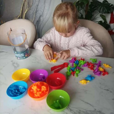 Kruzzel 22496 Dinosauři vzdělávací sada montessori 48 ks 
