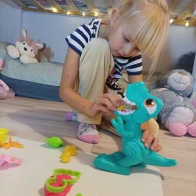 Kruzzel 22775 Stroj na vytláčanie modelíny Dinosaurus