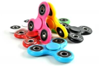 Antistresový Fidget Spinner 7cm - bílý