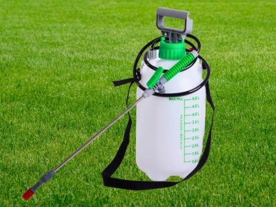 Verk 11428 Ručný tlakový postrekovač 5 l s ramenným popruhom biely