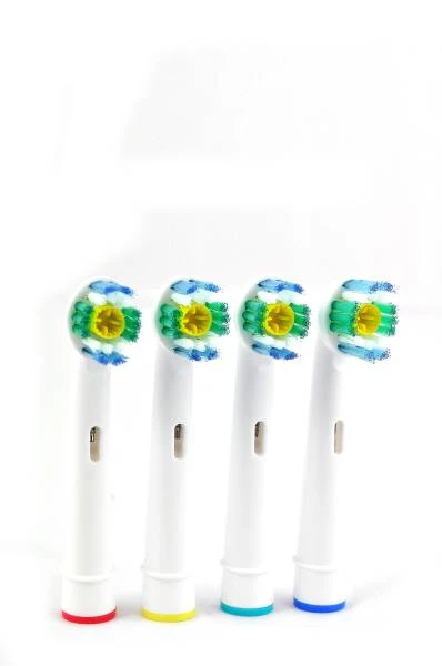 KIK 3D White Náhradní zubní kartáčky na ORAL-B univerzální - 4 ks