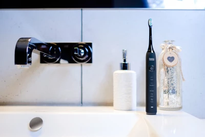 Teesa TSA8015 Sonická zubná kefka Sonic 40 dB, IPX7, 800 mAh, čierna