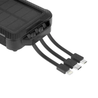 Kruger&Matz KM0910 Solární powerbanka 10 000 mAh, 3 koncovky, černá