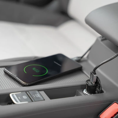Kruger&Matz KM0870 Autonabíječka USB - A, USB - C, 3100 mA, Power Delivery, Quick Charge 3.0