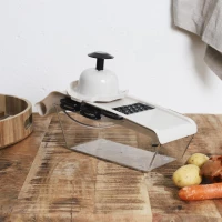 CMP KD0002 Mandolína kráječ zeleniny s miskou – 5 vyměnitelných čepelí, 1,5 l 