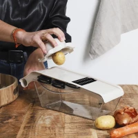 CMP KD0002 Mandolína kráječ zeleniny s miskou – 5 vyměnitelných čepelí, 1,5 l 