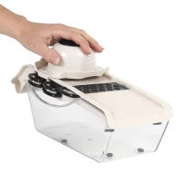 CMP KD0002 Mandolína kráječ zeleniny s miskou – 5 vyměnitelných čepelí, 1,5 l 