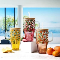 CMP KA0629 Sklenený hrnček so slamkou a viečkom - 650 ml, citróny