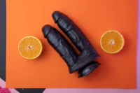 Sensual Dildo s přísavkou 22 cm dvojité, černé