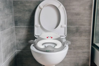 EcoToys PP104 Dětské WC prkénko s držadly a měkkým polštářkem, šedé