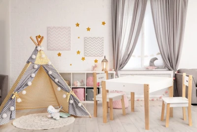 EcoToys OT143 Dětská sada nábytku, stůl + 2 židle s křidovou tabulí 