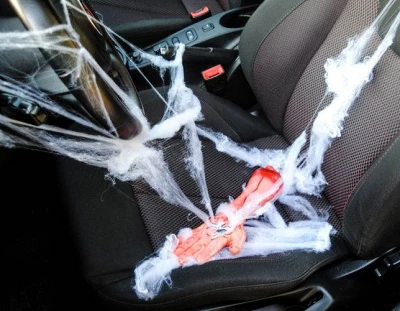 Uřízlá lidská ruka Halloween - dekorace