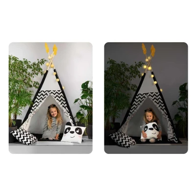 Nukido 740025 Detský teepee s girlandou a svetlami, čiernobiely s pandou