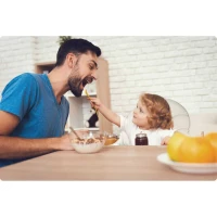 Ricokids 700000 Detská vysoká stolička Milo so stolíkom, sivá 