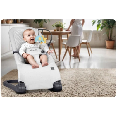 Hojdacia stolička Nukido NK-52 s hračkami, svetlo sivá