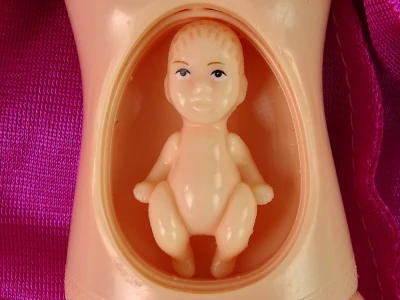 LEAN Toys 15732 Panenka v těhotenství - dlouhé vlasy, příslušenství