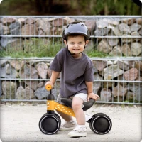 Ricokids 760603 Tříkolové odrážedlo pro děti, černo-žluté