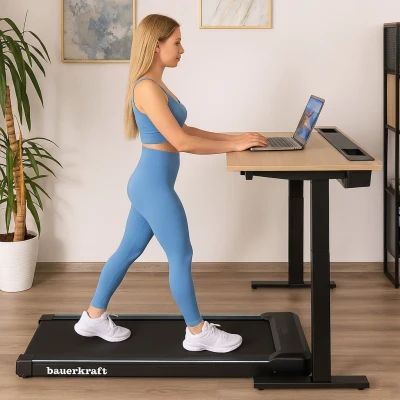Bauerkraft H-563 Elektrický bežecký pás, LED displej, 90 kg, 6 km/h, čierny