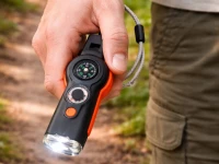 Verk 09228 Multifunkční outdoorová píšťalka s kompasem, LED svítilnou 7 v 1
