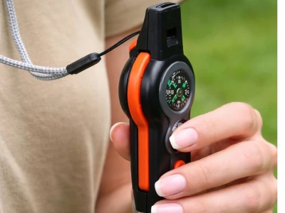 Verk 09228 Multifunkční outdoorová píšťalka s kompasem, LED svítilnou 7 v 1
