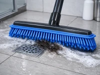 Verk 27408 Silikonový gumový kartáč s kovovou rukojetí 120 cm, černomodrý