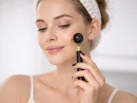 Verk 24672 Masážny valček na tvár Jade Roller, Gua-Sha, 3 v 1, čierny