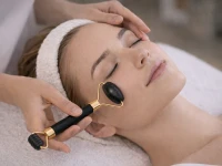 Verk 24672 Masážny valček na tvár Jade Roller, Gua-Sha, 3 v 1, čierny