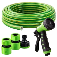 DIVODV 27884 Zahradní hadice 1/2, 15 m, 3vrstvá, spojky+postřikovač, zelená