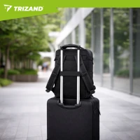 Trizand 27615 Cestovný batoh 40 x 20 x 25 cm, USB, čierny
