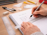 Verk 27838 Geometrická sada v pouzdře - kružítko s příslušenstvím, 7 dílů