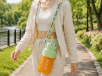 Verk 07558 Prenosný mixér na smoothie so slamkou a popruhom, USB, 1200 ml, zelený