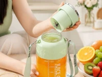 Verk 07558 Prenosný mixér na smoothie so slamkou a popruhom, USB, 1200 ml, zelený