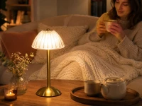Verk 12432 Bezdrôtová LED stolná lampa, 800 mAh, USB-C, 3 farby svetla, zlatá