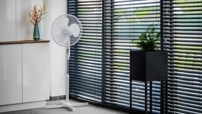 Teesa TSA8022 Stojanový ventilátor, 3 rychlosti, výška 105 - 123 cm, bílý
