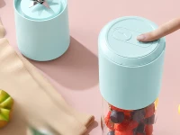 Verk 07337 Přenosný smoothie mixér s nádobou 400 ml, 150 W, modrý