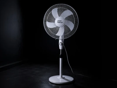 Verk 16049 Stojanový ventilátor s oscilací 40 cm, 3 rychlosti, 112 - 127 cm, bílý