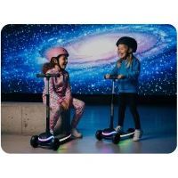 Ricokids 766000 Trojkolová kolobežka na rovnováhu Leddi, RGB LED, čierna