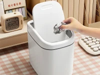 Verk 27674 Mini odpadkový kôš s vekom 2 l, biely